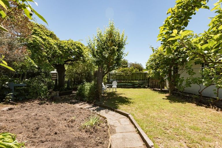 Photo of property in 28 Church Street, Waipawa, 4210