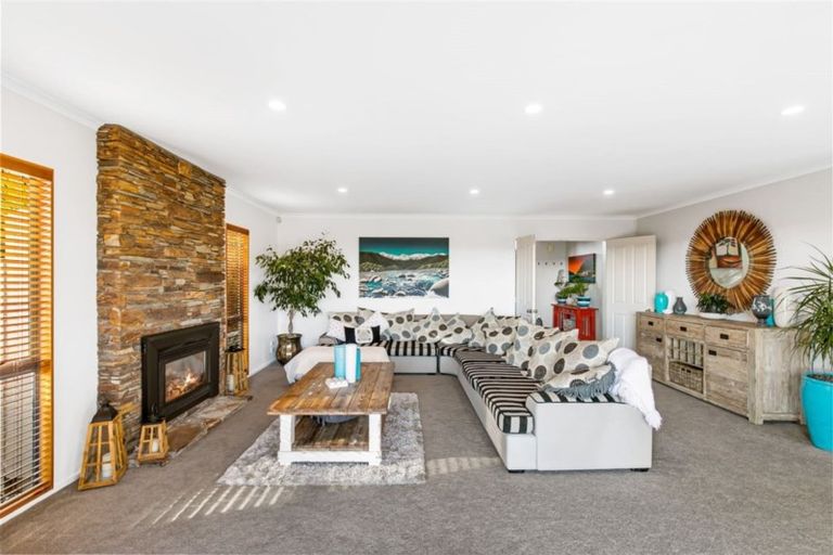 Photo of property in 34 Blue Heron Rise, Stanmore Bay, Whangaparaoa, 0932