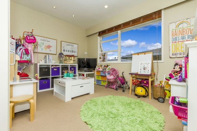 Photo of property in 13 Red Bluff Rise, Campbells Bay, Auckland, 0630