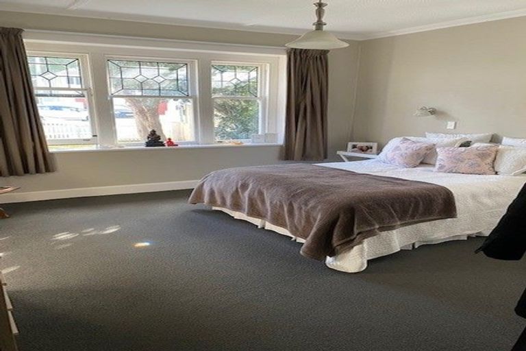 Photo of property in 23 Severn Street, Island Bay, Wellington, 6023
