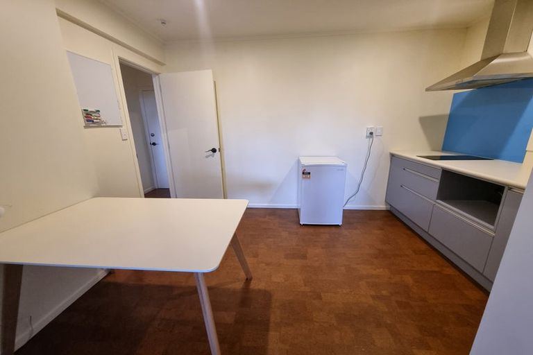 Photo of property in 2/58 Cliff Road, Torbay, Auckland, 0630