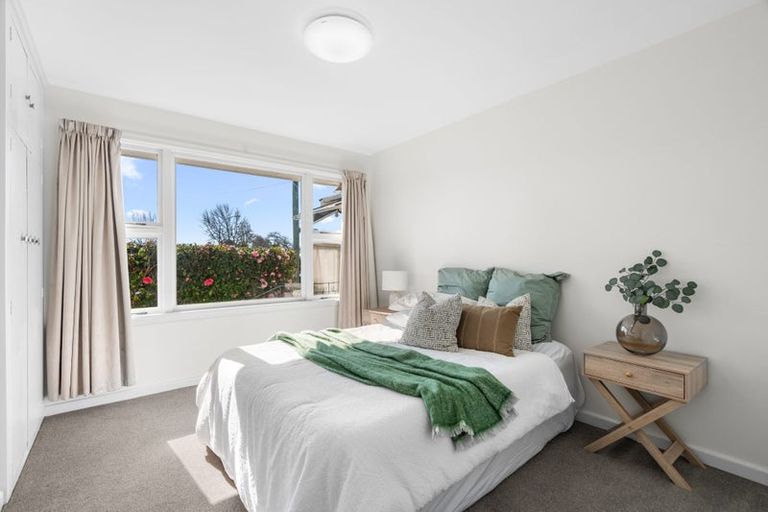 Photo of property in 53 Greendale Avenue, Avonhead, Christchurch, 8042