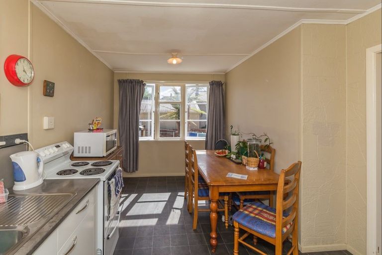 Photo of property in 577 Queen Street East, Levin, 5510