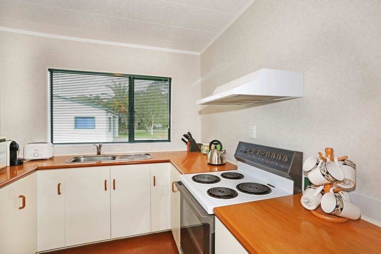 Photo of property in 10 Mackinnon Road, Manukau Heads, Waiuku, 2684