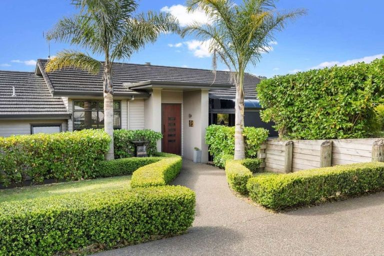 Photo of property in 14 Regis Lane, Flat Bush, Auckland, 2019