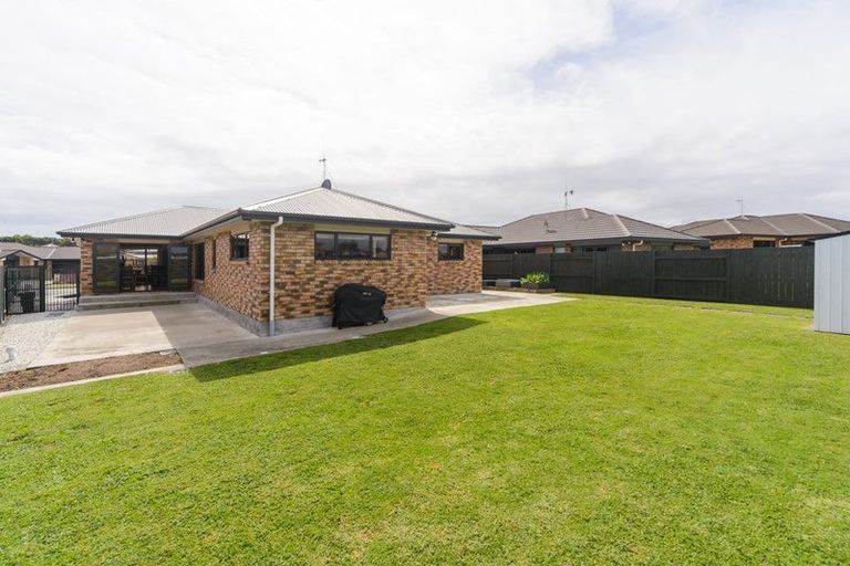 Photo of property in 46 Peter Hall Drive, Kelvin Grove, Palmerston North, 4414