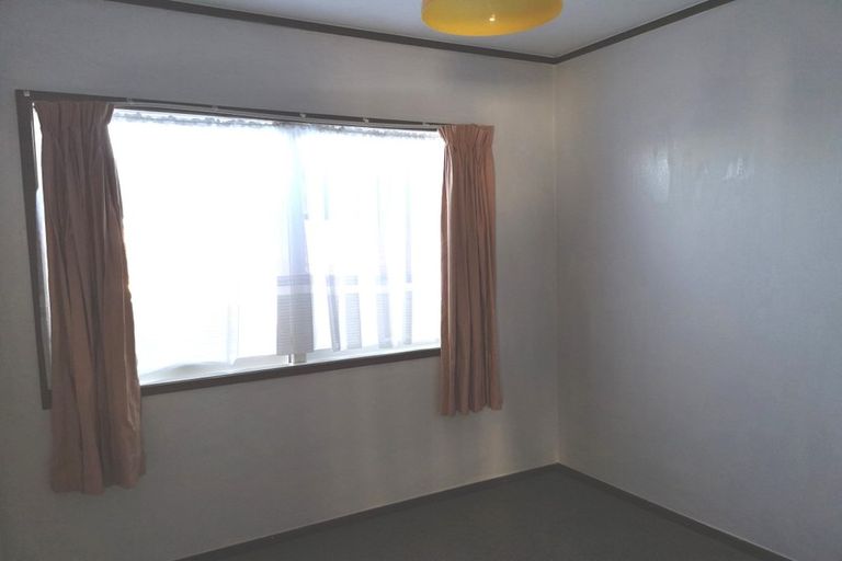 Photo of property in 14 Mander Place, Bucklands Beach, Auckland, 2012