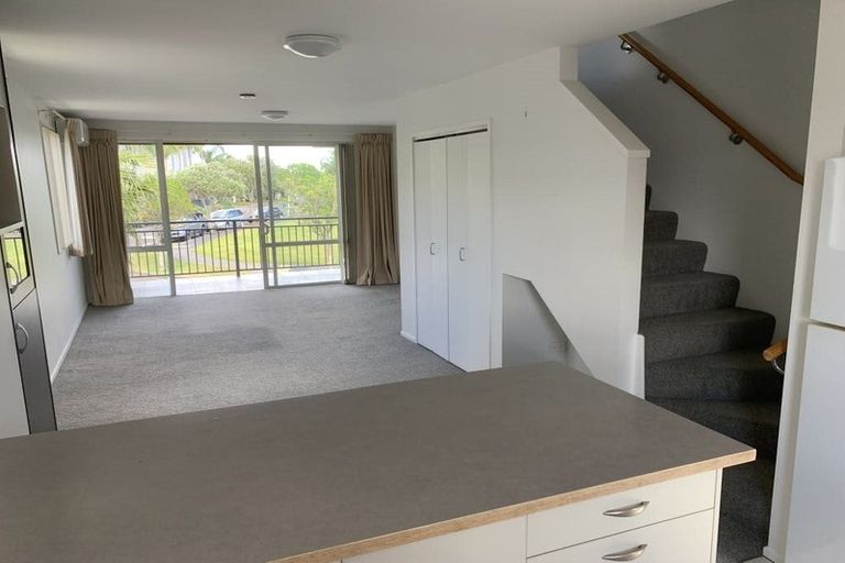 Photo of property in 3/1 Opito Way, East Tamaki, Auckland, 2013