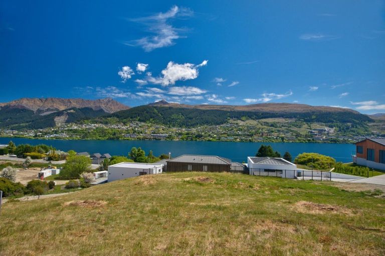 Photo of property in 10 Red Deer Rise, Kelvin Heights, Queenstown, 9300