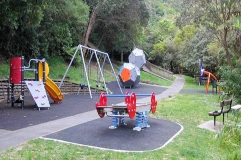 Photo of property in 31 Woodmancote Road, Khandallah, Wellington, 6035