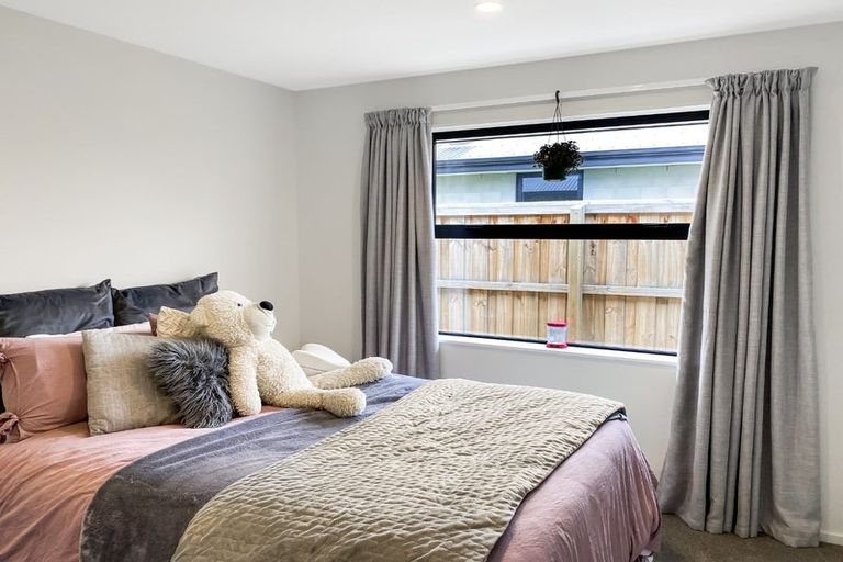 Photo of property in 33 Fairbairn Road, Rolleston, 7614