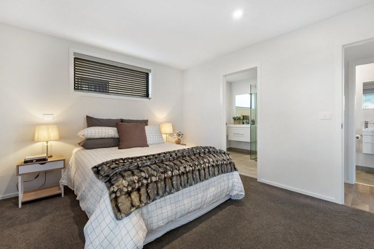 Photo of property in 6 Learning Rock Lane, Wanaka, 9305