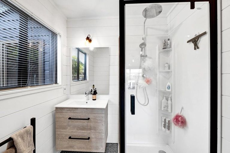 Photo of property in 23b Veale Road, Frankleigh Park, New Plymouth, 4310