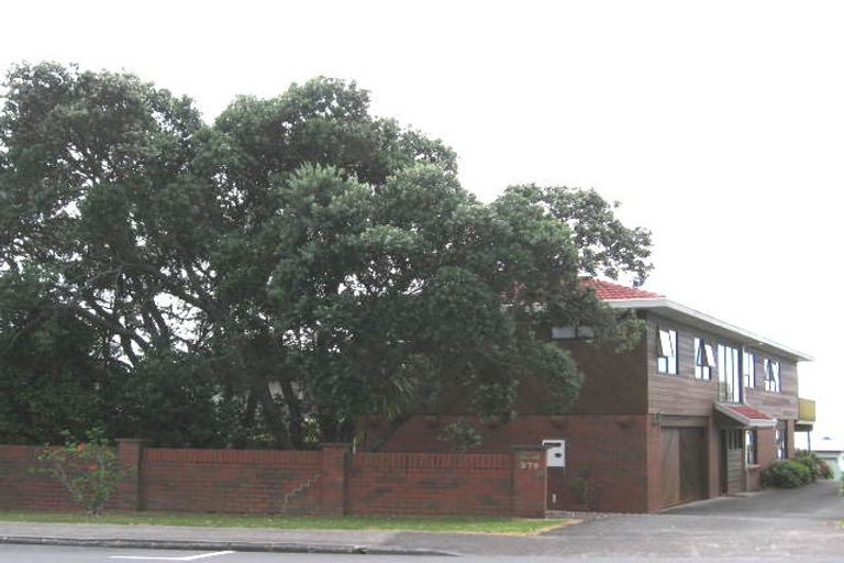 Photo of property in 1/979 Beach Road, Torbay, Auckland, 0630