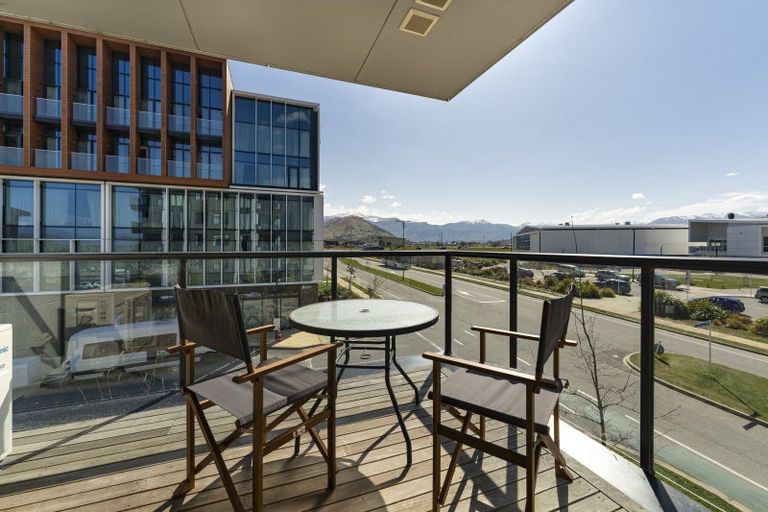 Photo of property in Wyndham Gardens Apartments, 30 Red Oaks Drive, Frankton, Queenstown, 9300