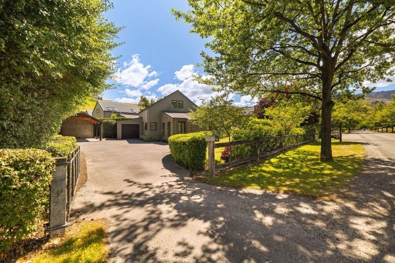 Photo of property in 100 Centennial Avenue, Arrowtown, 9302