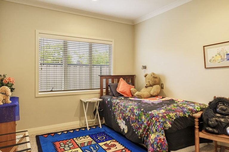 Photo of property in 33 Pinotage Drive, Greenmeadows, Napier, 4112