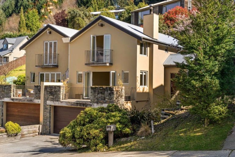 Photo of property in 34b Greenstone Place, Fernhill, Queenstown, 9300