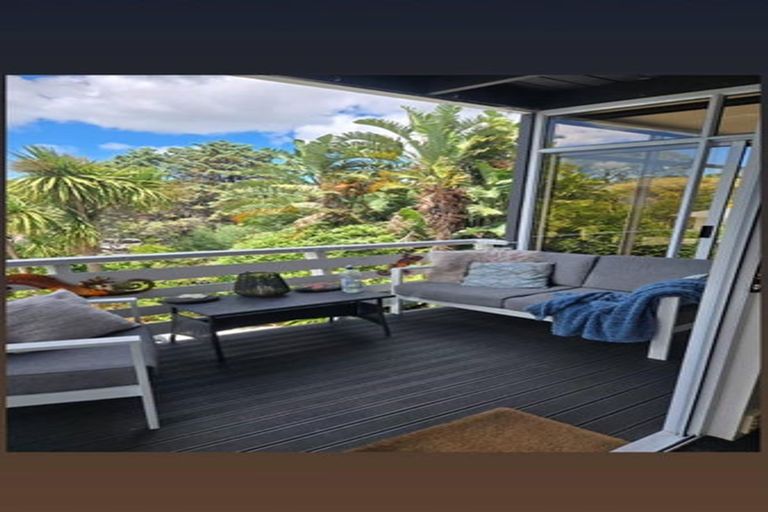 Photo of property in 107 Tiroroa Avenue, Te Atatu South, Auckland, 0610