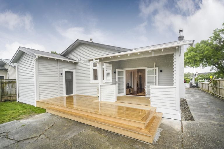 Photo of property in 9 Milverton Avenue, Hokowhitu, Palmerston North, 4410