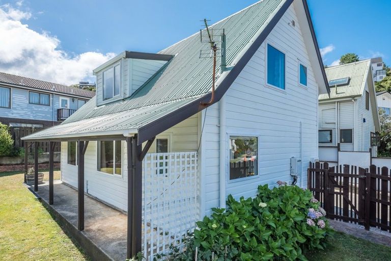 Photo of property in 1 Tralee Place, Johnsonville, Wellington, 6037