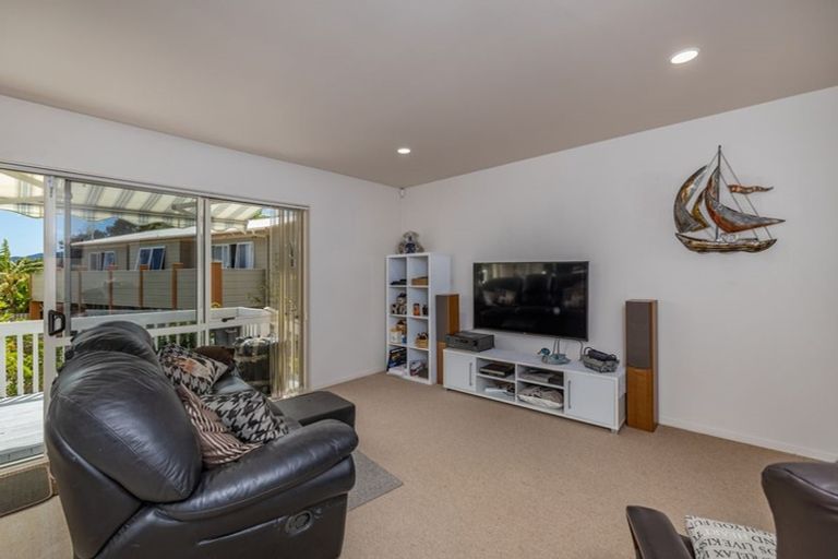 Photo of property in 20 Pohutukawa Drive, Cable Bay, 0420