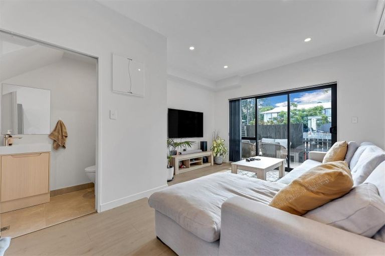 Photo of property in 109a Moire Road, West Harbour, Auckland, 0618