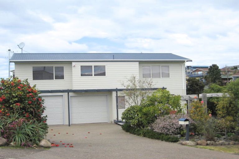 Photo of property in 1 Ridge Road, Tairua, 3508
