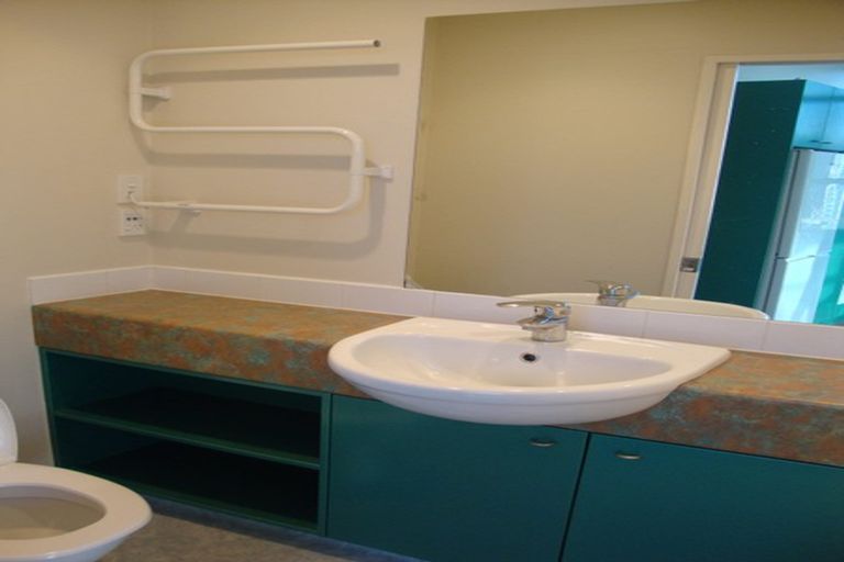 Photo of property in Hume House, 29/152 The Terrace, Wellington Central, Wellington, 6011