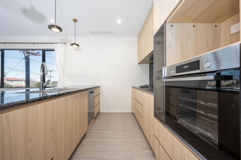 Photo of property in 44a Merani Street, Belmont, Auckland, 0622