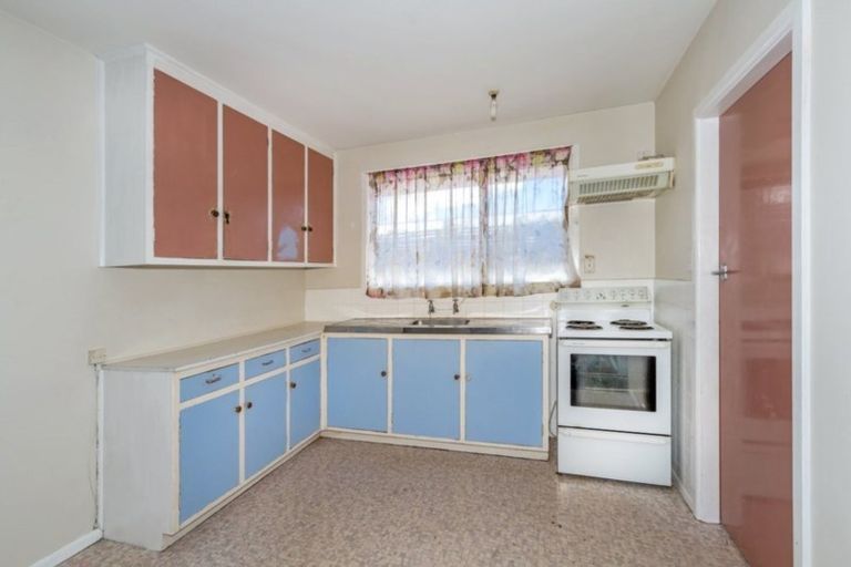 Photo of property in 62 Kathleen Crescent, Hornby, Christchurch, 8042