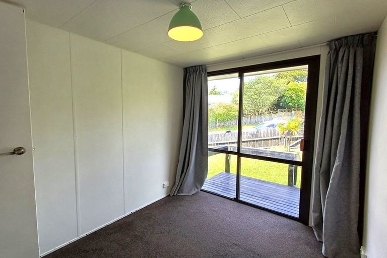 Photo of property in 16 Maywood Crescent, Glen Eden, Auckland, 0602