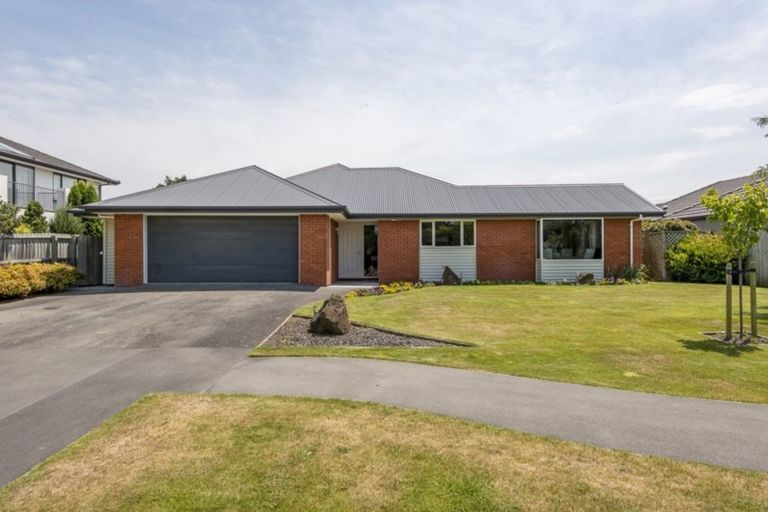 Photo of property in 3 Belgrove Place, Parklands, Christchurch, 8083