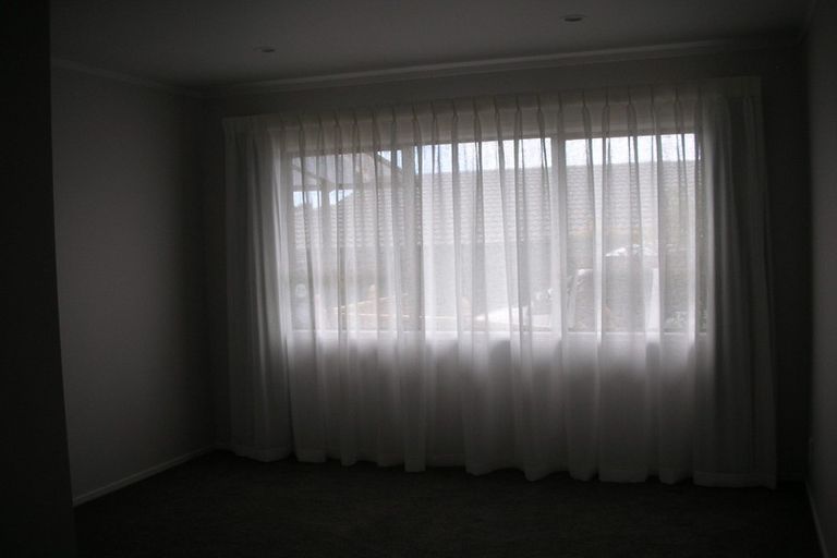 Photo of property in 2/123 Prince Regent Drive, Half Moon Bay, Auckland, 2012