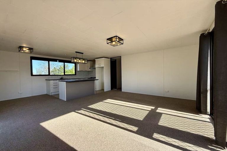 Photo of property in 2/15 Cyril Crescent, West Harbour, Auckland, 0618