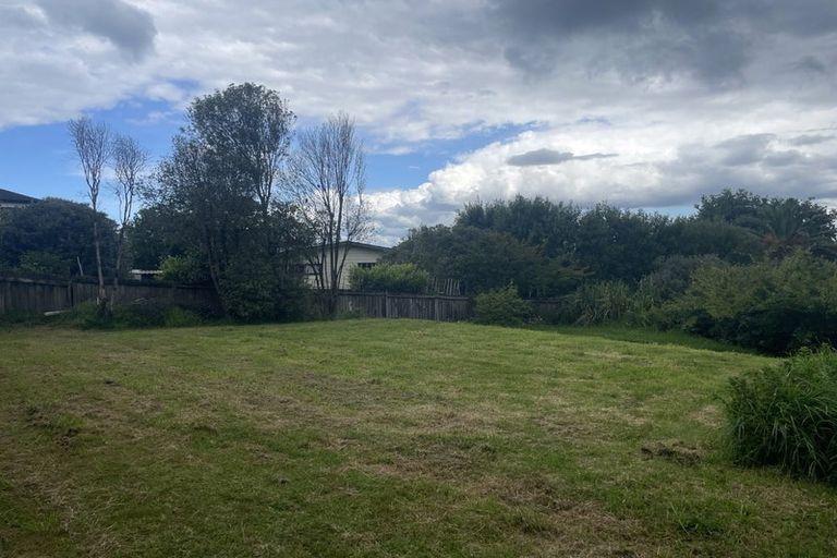 Photo of property in 10 Magdalen Place, West Harbour, Auckland, 0618