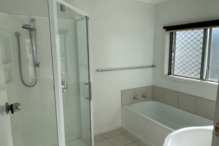 Photo of property in 2/166 Gloucester Street, Taradale, Napier, 4112