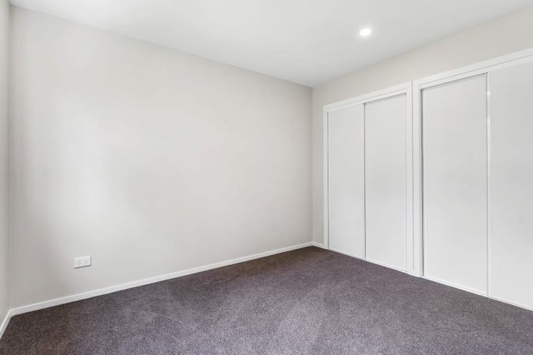 Photo of property in 46 Tokai Place, Glen Eden, 0602