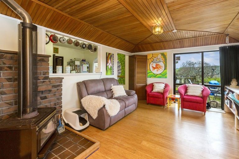 Photo of property in 3 Lord Street, Stokes Valley, Lower Hutt, 5019