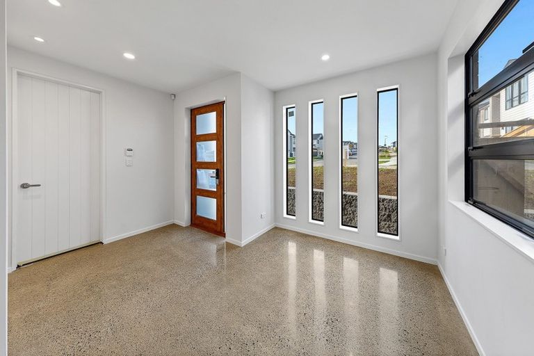 Photo of property in 75 Drumbuoy Drive, Flat Bush, Auckland, 2019