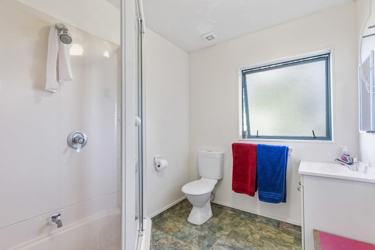Photo of property in 6 Nandina Lane, Pukekohe, 2120