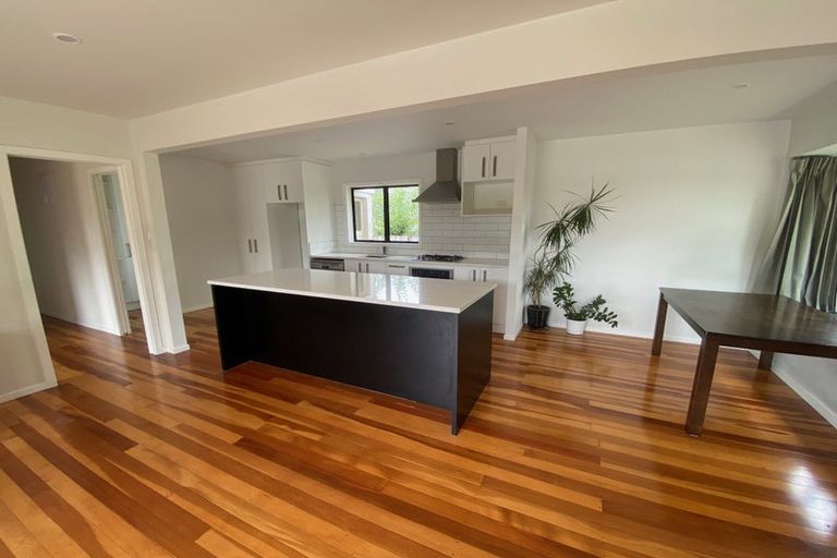 Photo of property in 80 Neil Avenue, Te Atatu Peninsula, Auckland, 0610