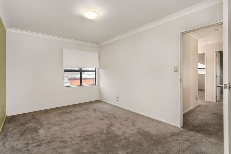 Photo of property in 2 Breton Close, Northwood, Christchurch, 8051