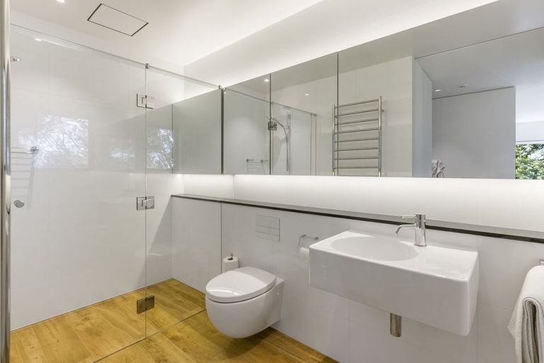 Photo of property in 34 Arapito Road, Titirangi, Auckland, 0604