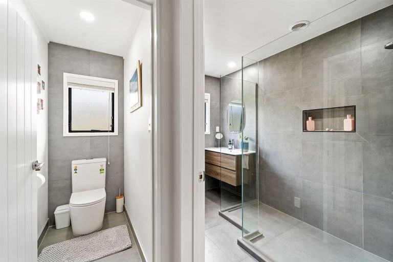 Photo of property in 52 Waiora Road, Stanmore Bay, Whangaparaoa, 0932