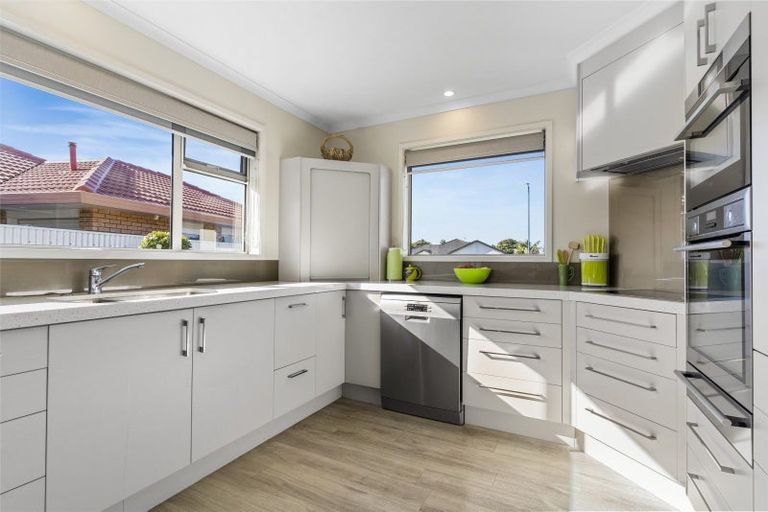 Photo of property in 5 Montego Drive, Papamoa Beach, Papamoa, 3118