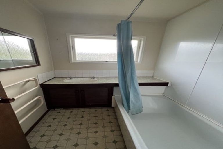 Photo of property in 3/22 Penning Road, Castor Bay, Auckland, 0620