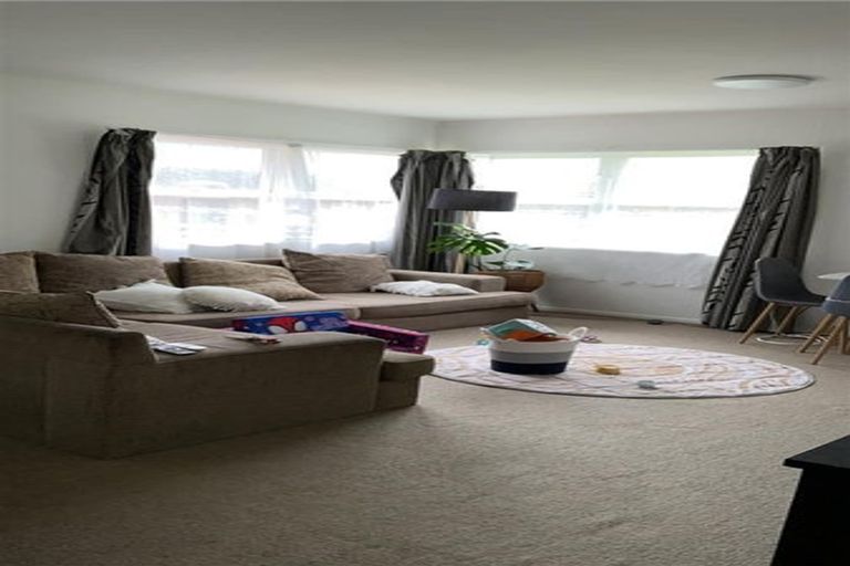 Photo of property in 5 Ashcroft Avenue, Mangere Bridge, Auckland, 2022