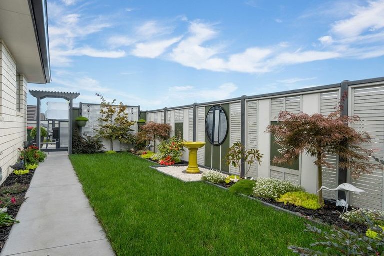 Photo of property in Waterview Estate, 31/4 Greystone Place, Omokoroa, 3114