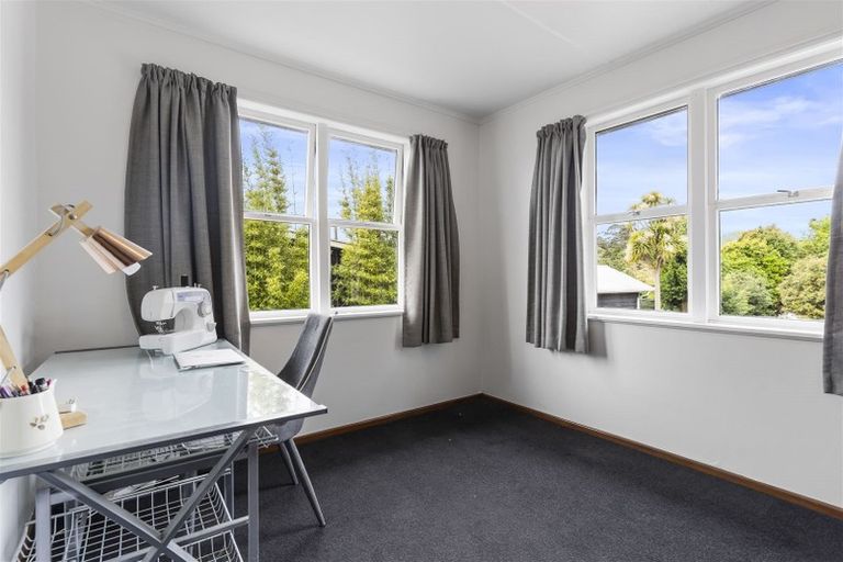Photo of property in 50 Seymour Road, Sunnyvale, Auckland, 0612